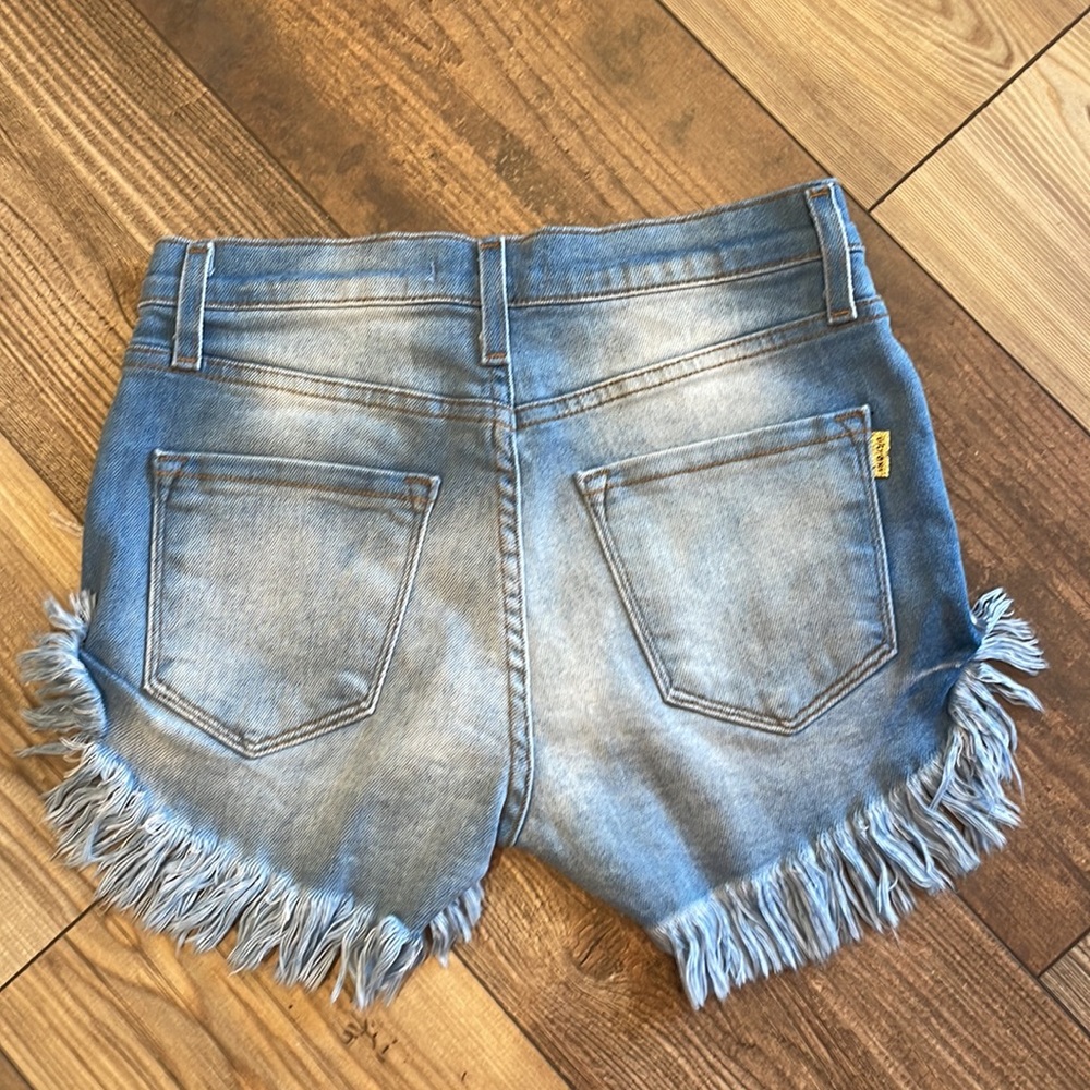 Vibrant shorts - Picture 3 of 3